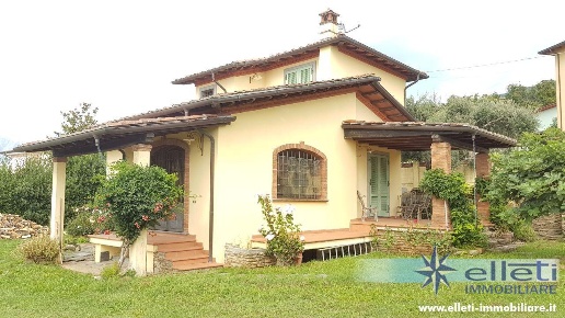 casa indipendente in vendita a Massa in zona Antona