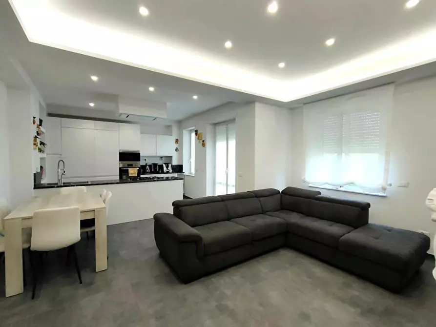 appartamento in vendita a Massa in zona Marina di Massa