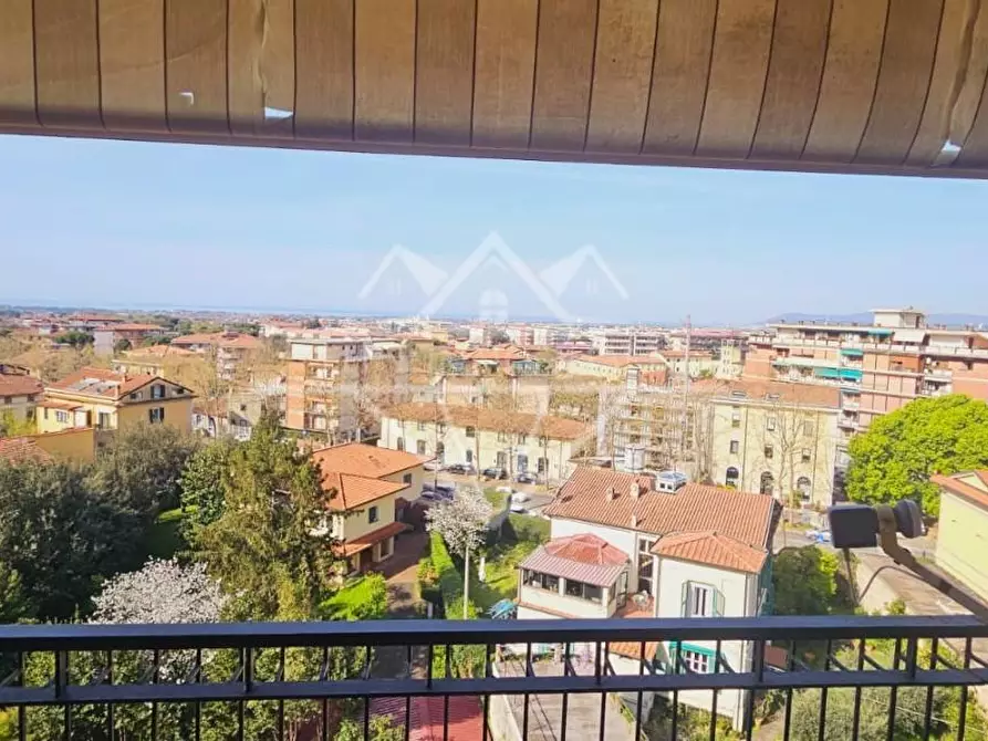 appartamento in vendita a Massa in zona Centro Storico