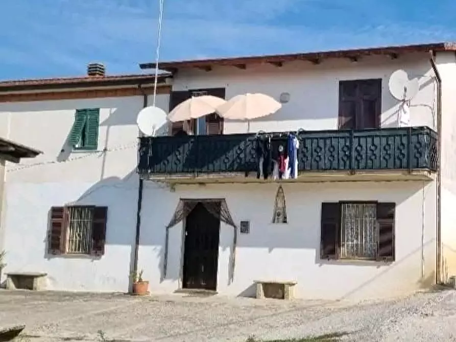 casa indipendente in vendita a Massa in zona Centro Storico