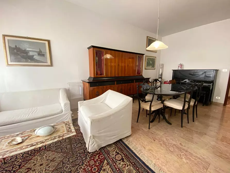 appartamento in vendita a Massa in zona Marina di Massa