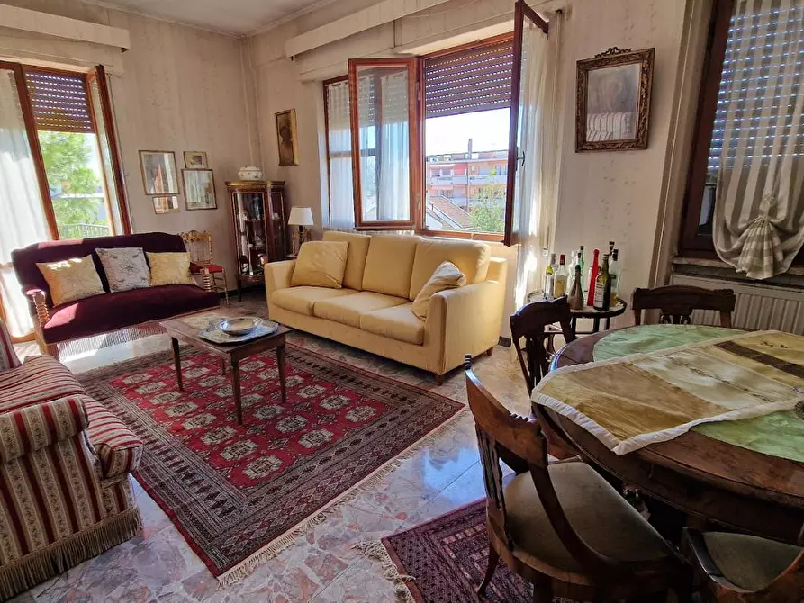 appartamento in vendita a Massa in zona Marina di Massa