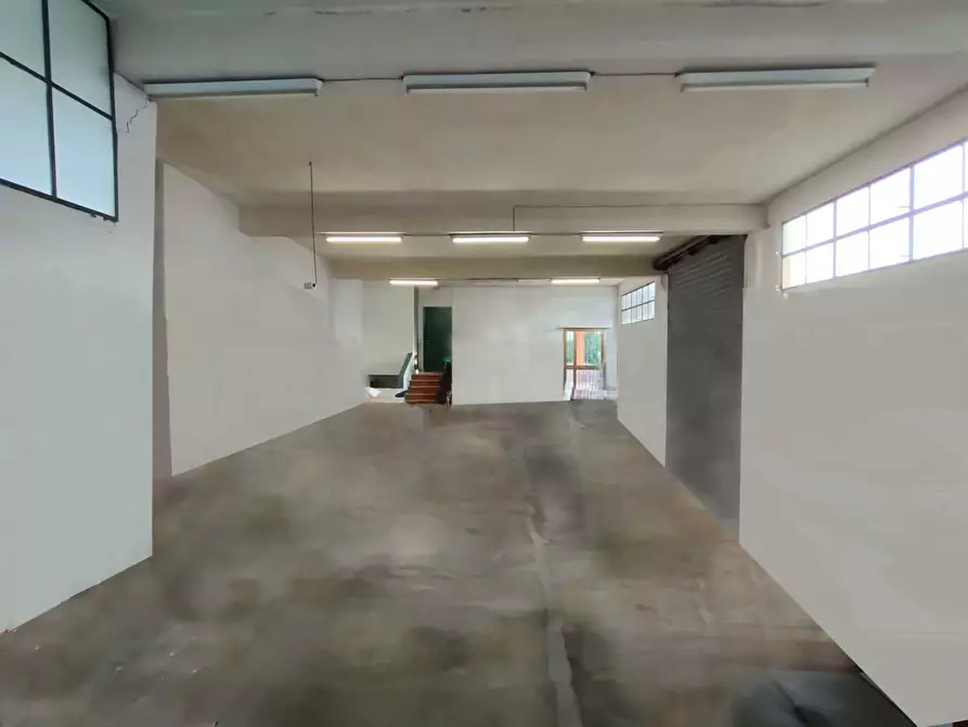 appartamento in vendita a Massa in zona Marina di Massa