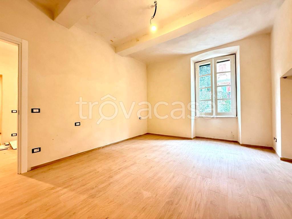 appartamento in vendita a Massa in zona Centro Storico