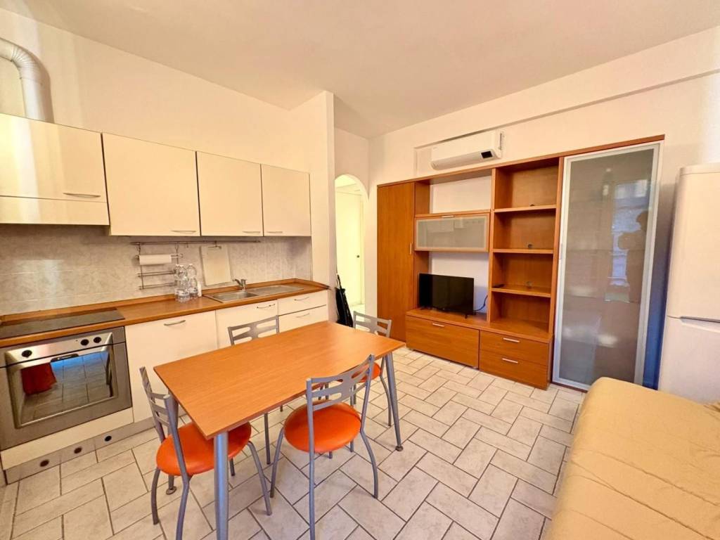 appartamento in vendita a Massa in zona Poveromo