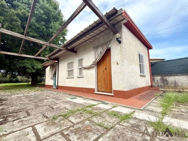 casa indipendente in vendita a Massa in zona Mirteto
