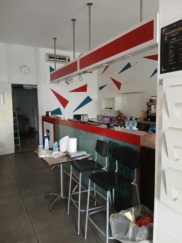 locale commerciale in vendita a Massa in zona Centro Storico