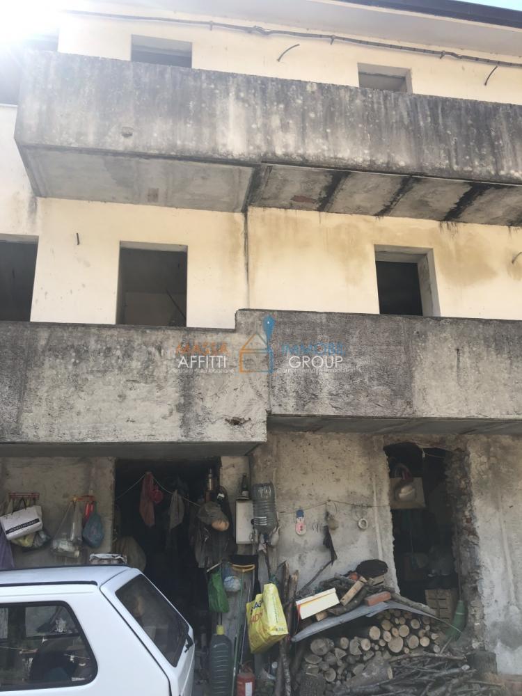 casa indipendente in vendita a Massa in zona Centro Storico