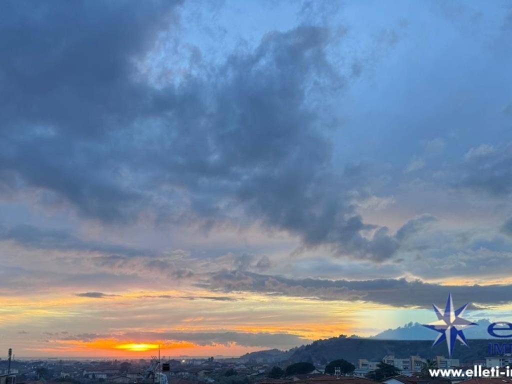 appartamento in vendita a Massa in zona Candia