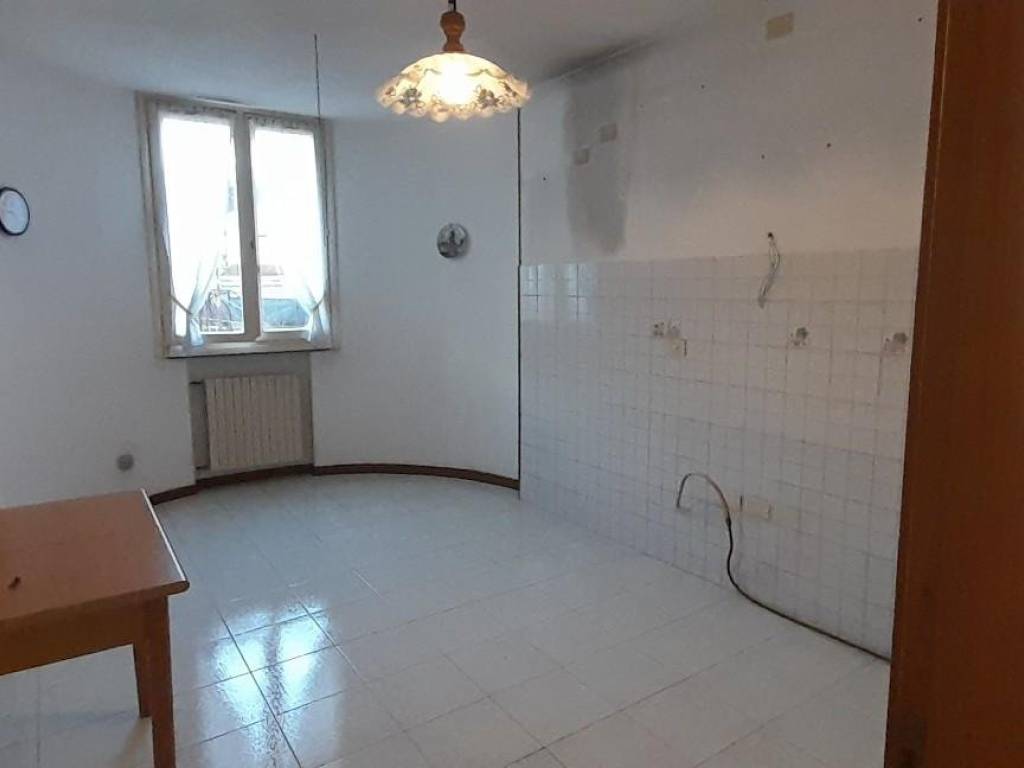 appartamento in vendita a Massa in zona Centro Storico