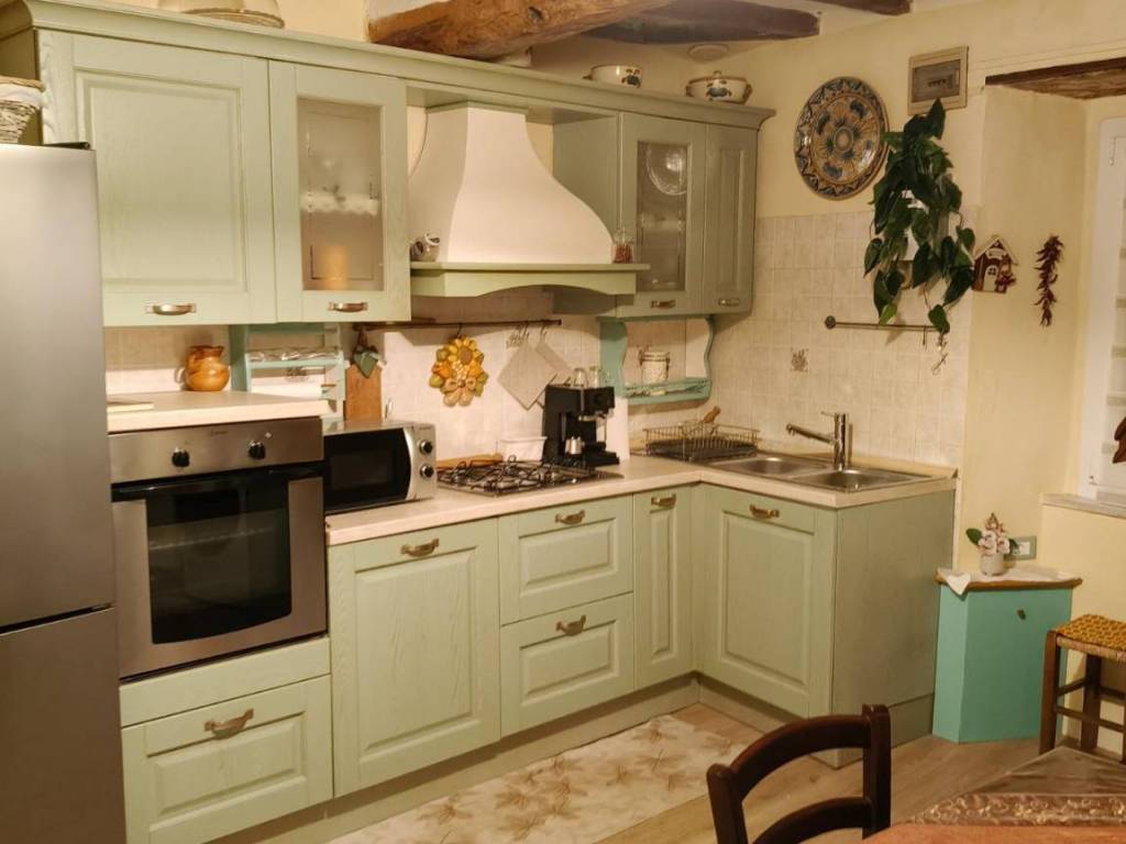 casa indipendente in vendita a Massa