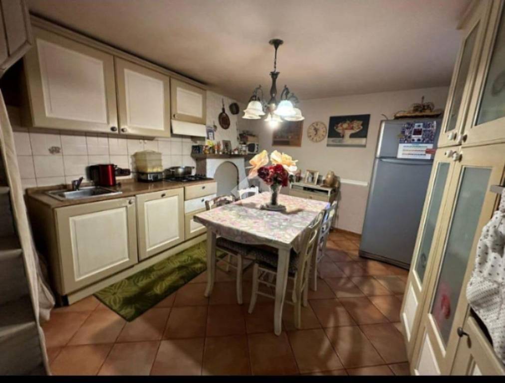 casa indipendente in vendita a Massa in zona Antona