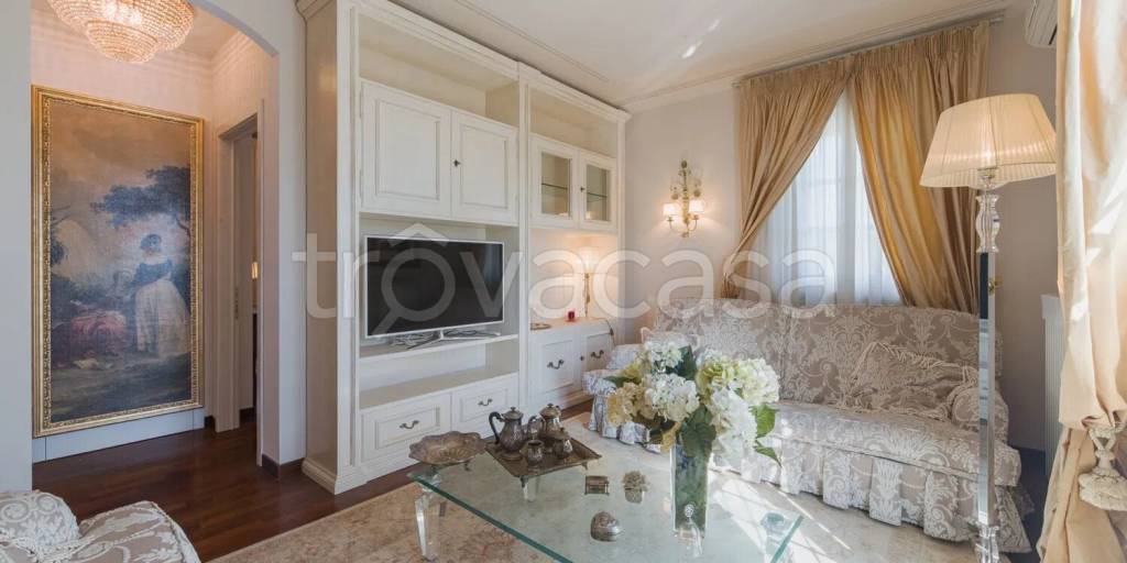 appartamento in vendita a Massa in zona Centro Storico