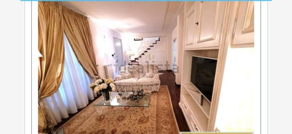 appartamento in vendita a Massa in zona Centro Storico