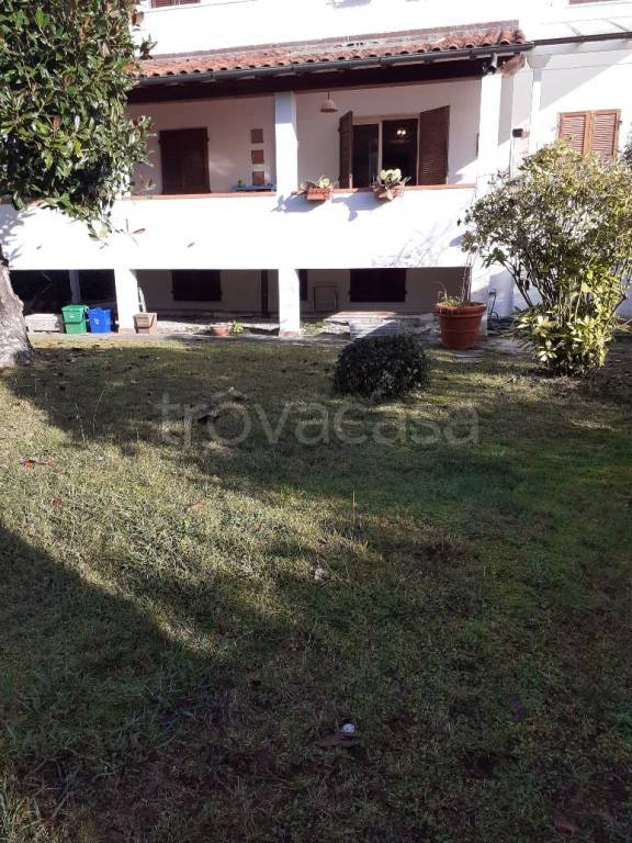 casa indipendente in vendita a Massa in zona Poveromo