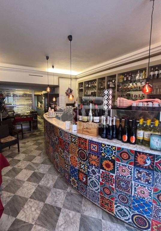 negozio in vendita a Massa in zona Centro Storico