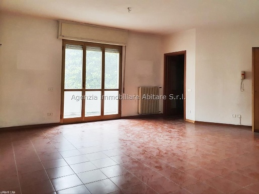 appartamento in vendita a Massa in zona Centro Storico