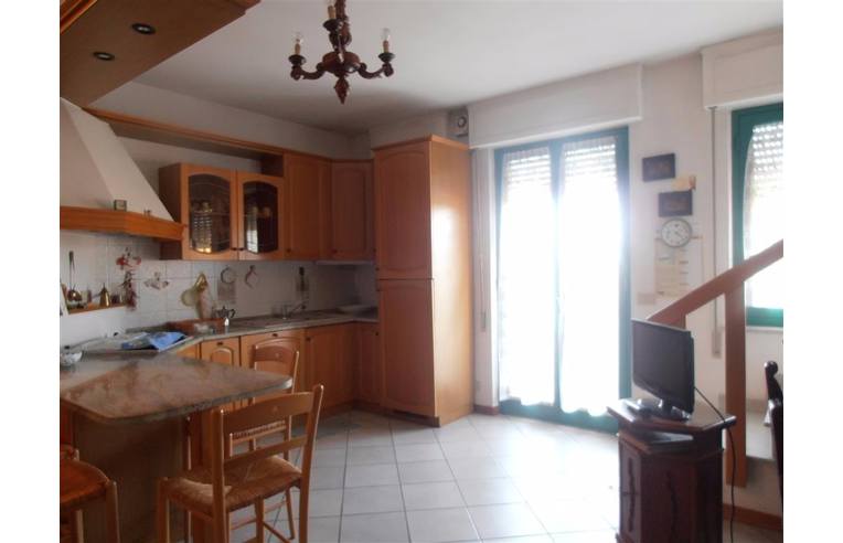 appartamento in vendita a Massa in zona Marina di Massa