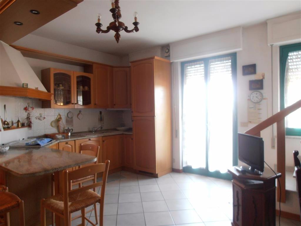 appartamento in vendita a Massa in zona Marina di Massa