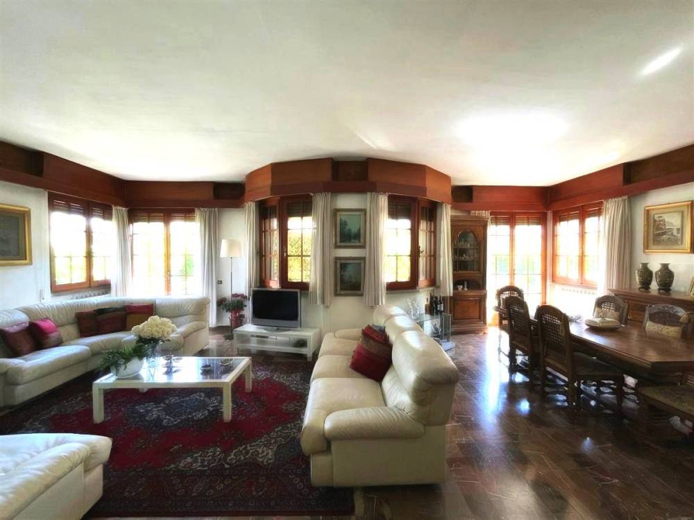 casa indipendente in vendita a Massa in zona Marina dei Ronchi