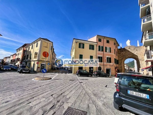 appartamento in vendita a Massa in zona Centro Storico