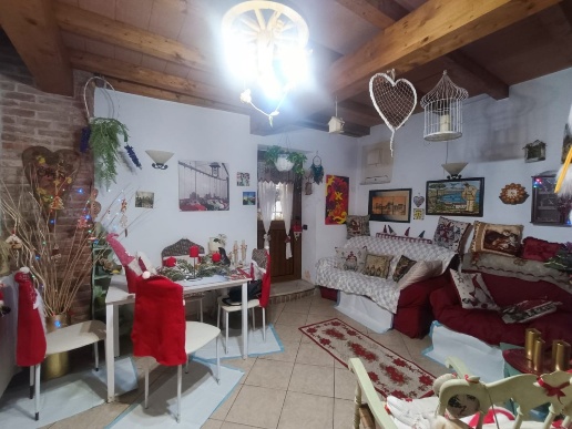 appartamento in vendita a Massa in zona Borgo del Ponte