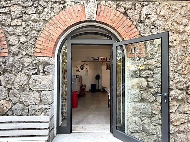 appartamento in vendita a Massa in zona Marina di Massa