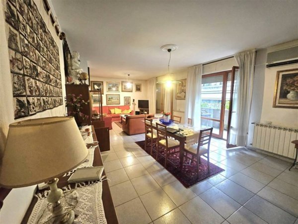 appartamento in vendita a Massa in zona Marina di Massa