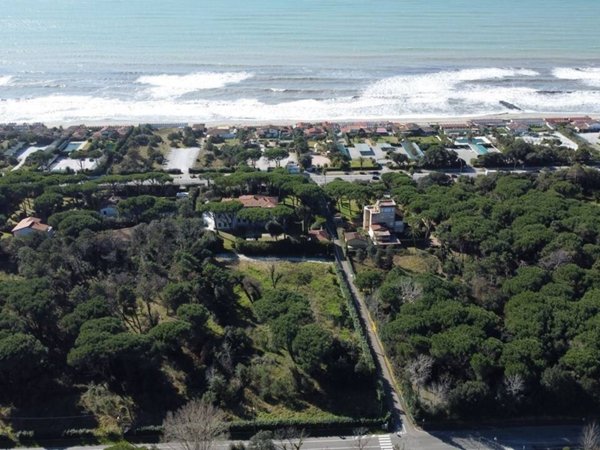 casa indipendente in vendita a Massa in zona Poveromo