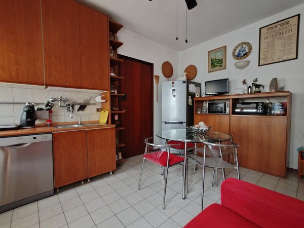 appartamento in vendita a Massa in zona Marina dei Ronchi