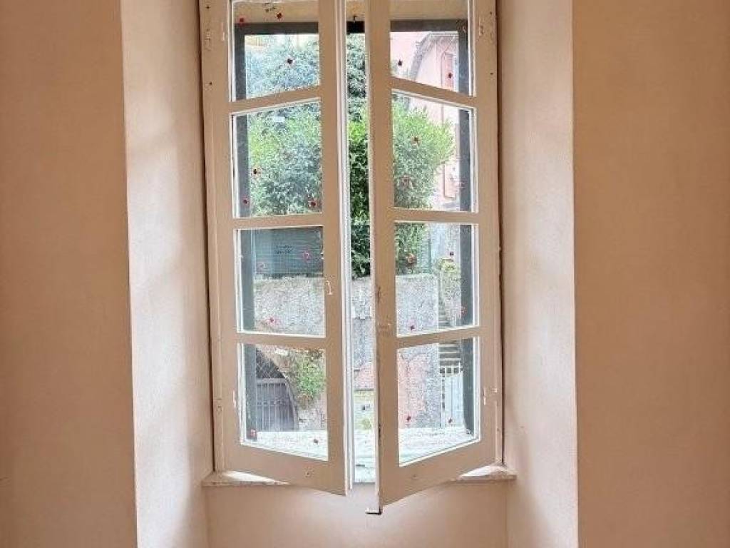 appartamento in vendita a Massa in zona Centro Storico