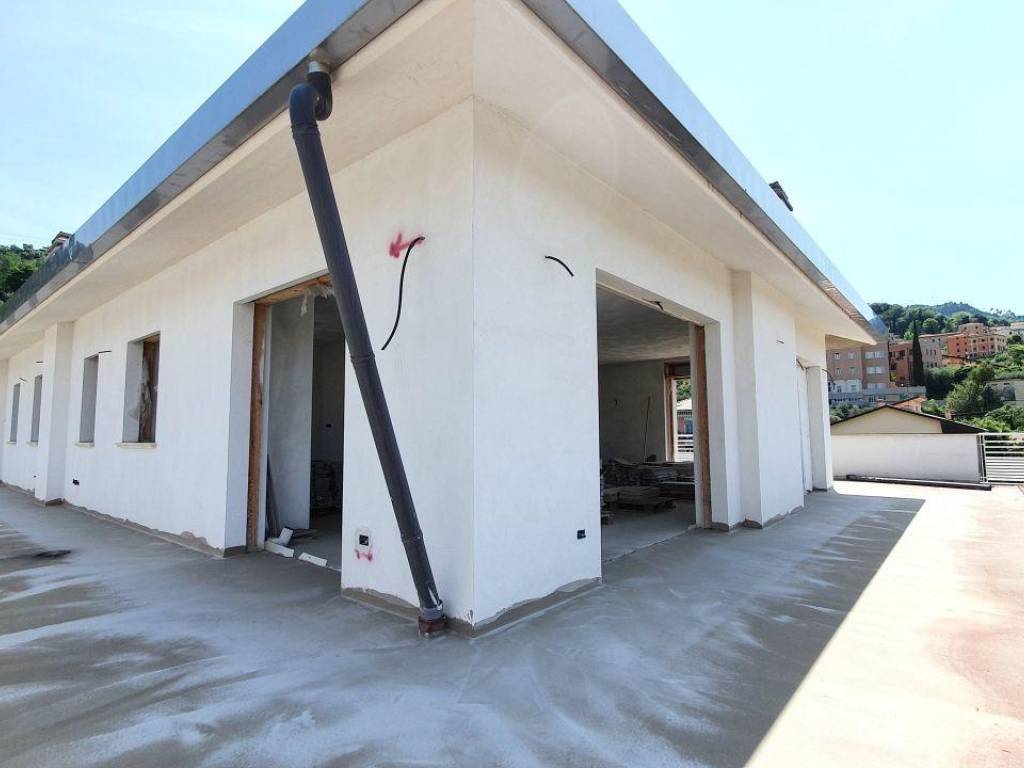 appartamento in vendita a Massa in zona Centro Storico