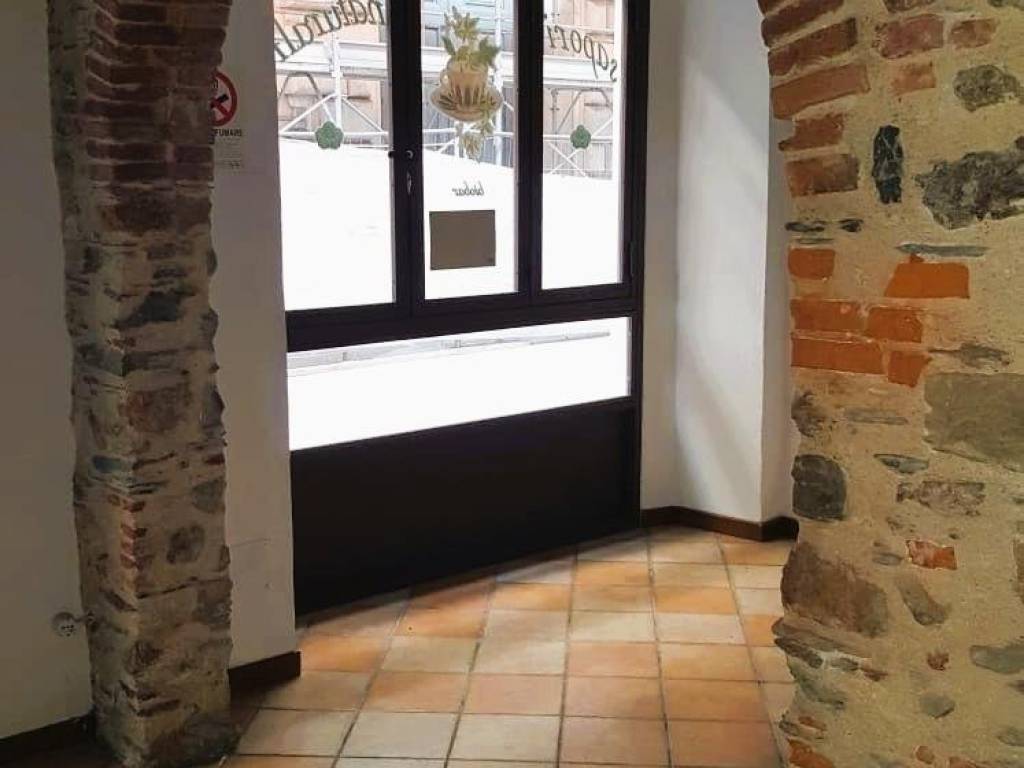 negozio in vendita a Massa in zona Centro Storico