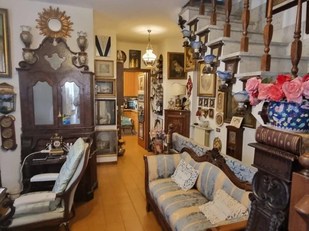 casa indipendente in vendita a Massa in zona Centro Storico