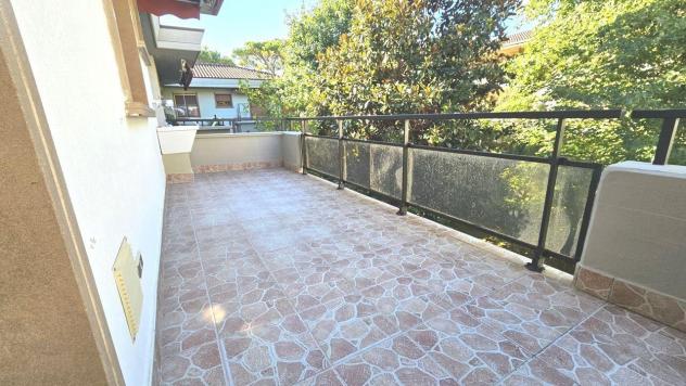 appartamento in vendita a Massa in zona Marina dei Ronchi