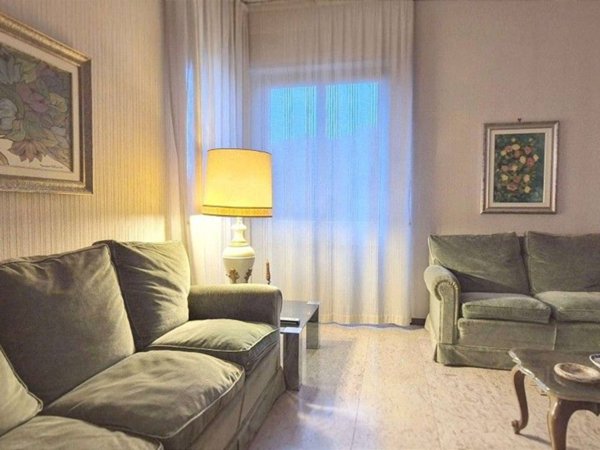 appartamento in vendita a Massa in zona Centro Storico