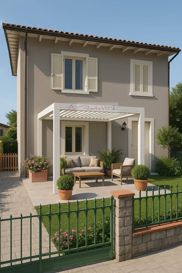 casa indipendente in vendita a Massa in zona Marina di Massa