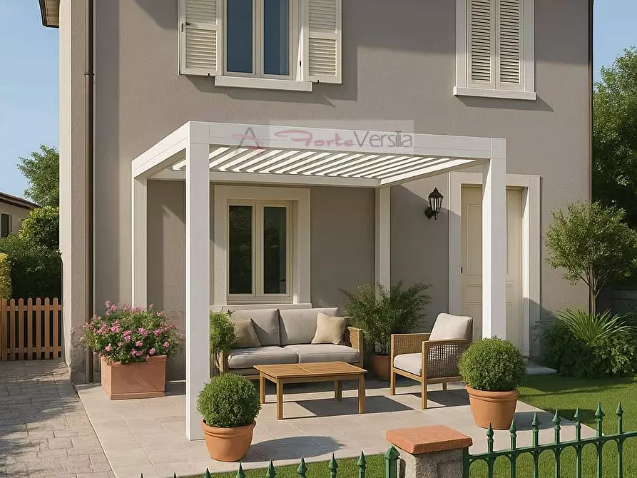 casa indipendente in vendita a Massa in zona Marina di Massa