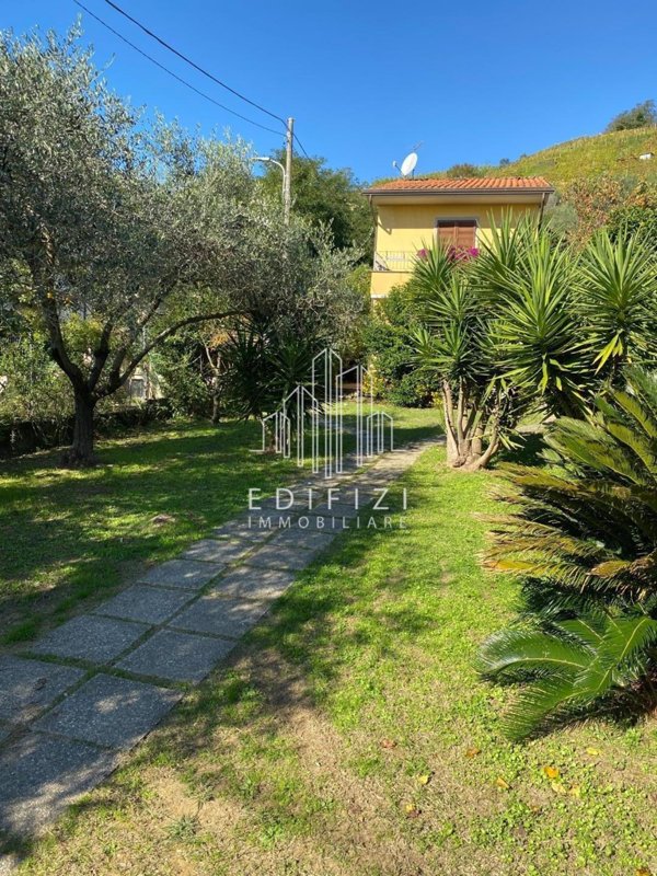 casa indipendente in vendita a Massa in zona Mirteto