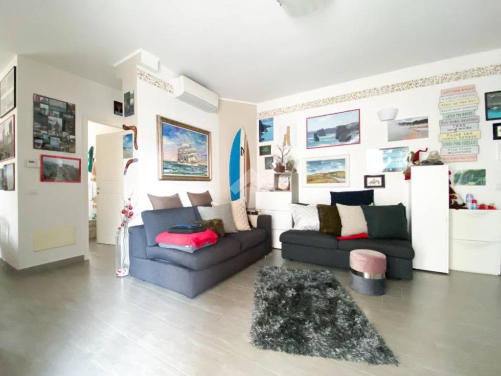 appartamento in vendita a Massa in zona Marina di Massa