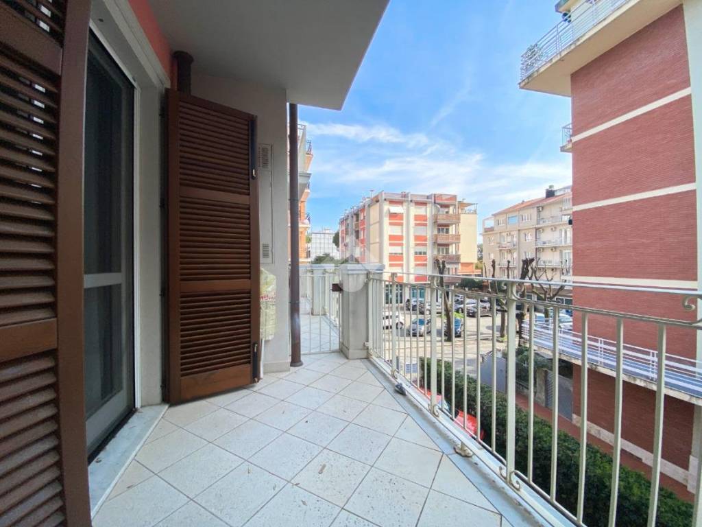 appartamento in vendita a Massa in zona Marina di Massa