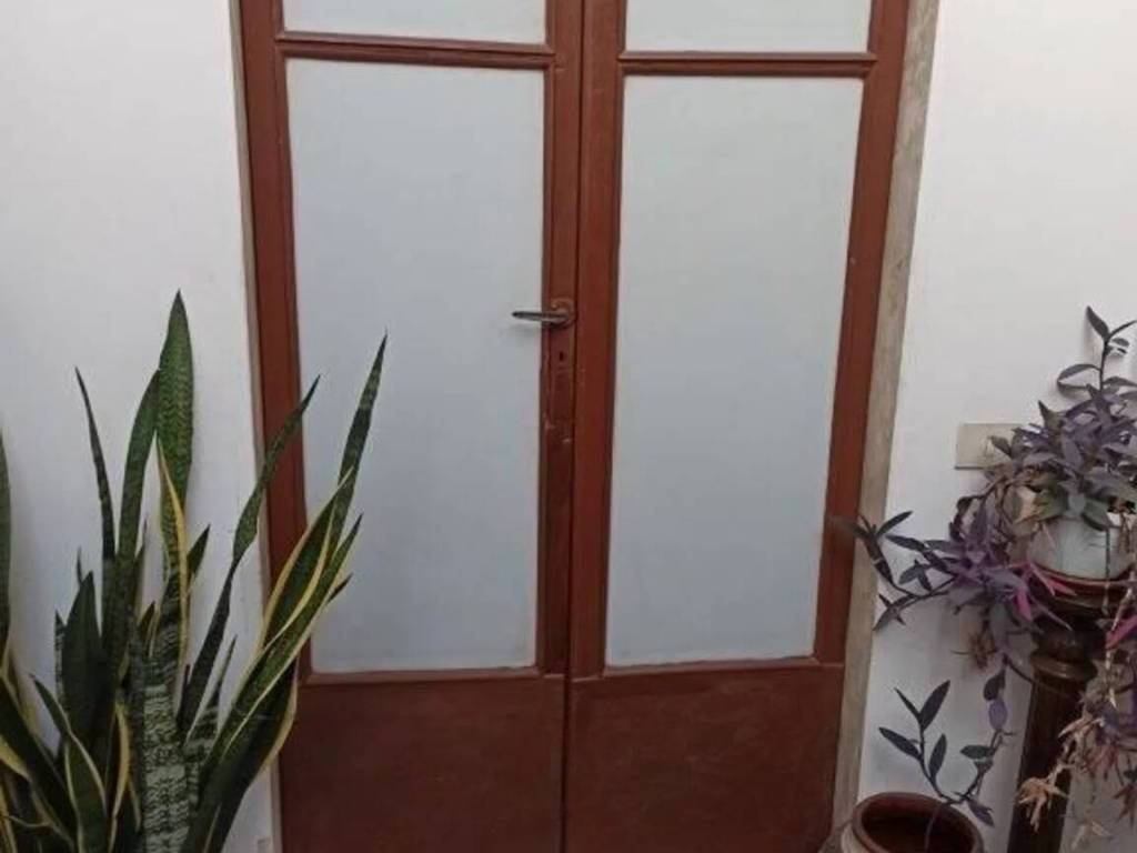 appartamento in vendita a Massa in zona Castagnola