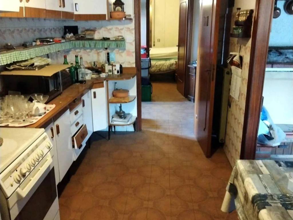 appartamento in vendita a Massa in zona Romagnano