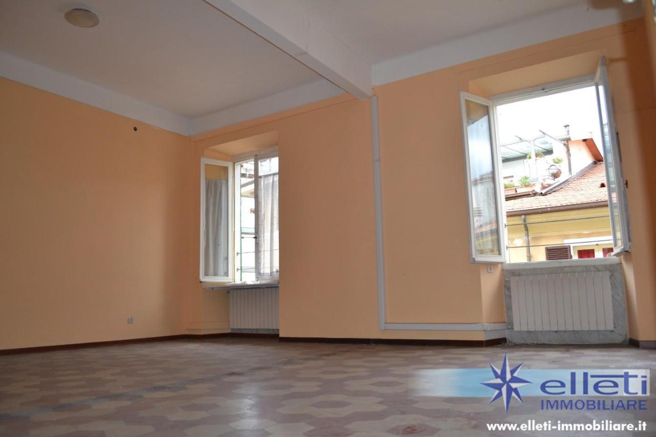 appartamento in vendita a Massa in zona Centro Storico