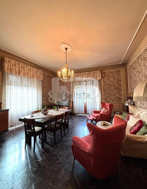 appartamento in vendita a Massa in zona Centro Storico