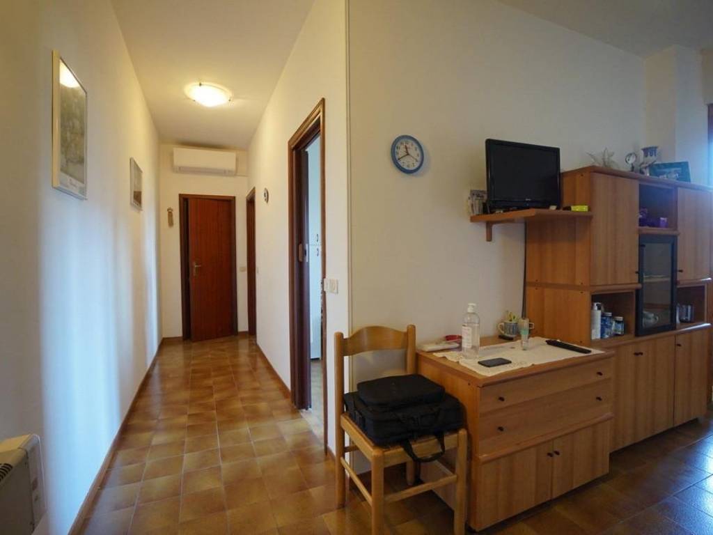 appartamento in vendita a Massa in zona Marina dei Ronchi