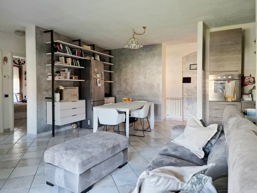 appartamento in vendita a Massa in zona Marina di Massa