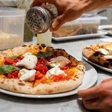 locale commerciale in vendita a Massa