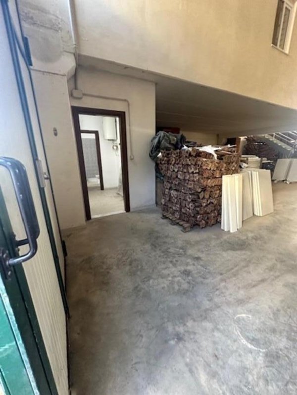 capannone in vendita a Massa