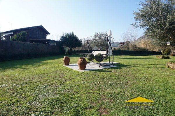 casa indipendente in vendita a Massa in zona Romagnano
